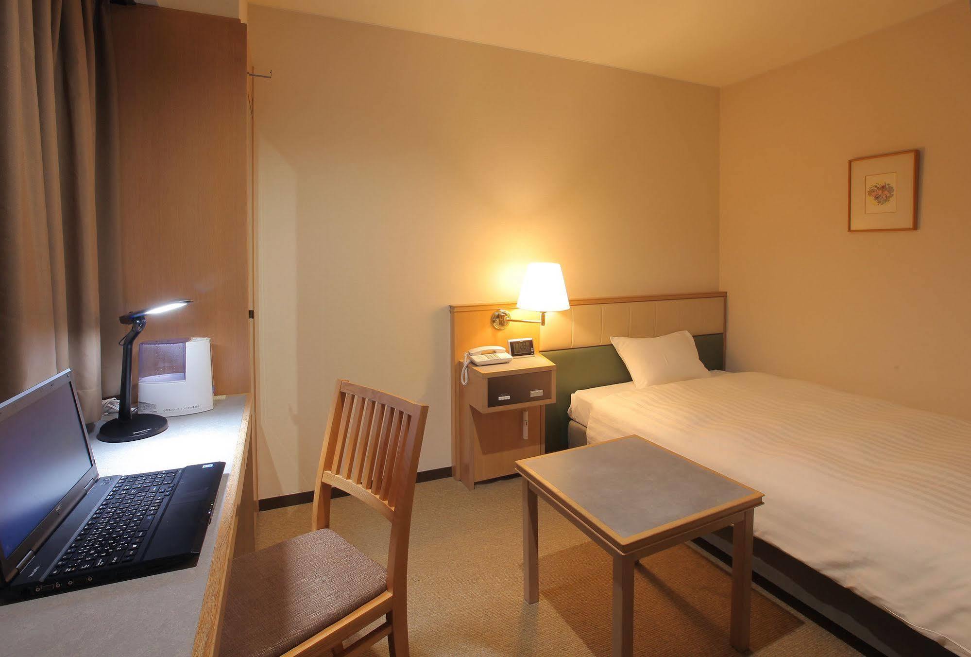 Odakyu Station Hotel Hon-Ацуґі Екстер'єр фото